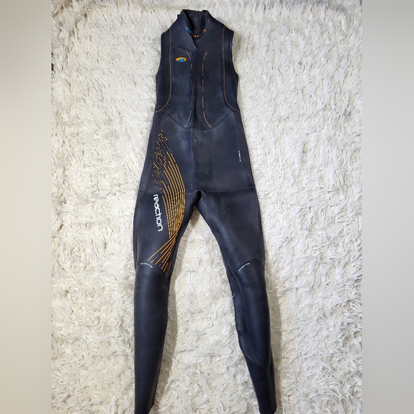 Blueseventy Men's Reaction Sleeveless Triathlon Wetsuit for Open Water Swimming - Picture 8 of 16